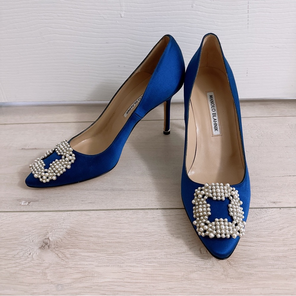 Manolo Blahnik Blue Hangisi 90 Pearl Satin Pumps